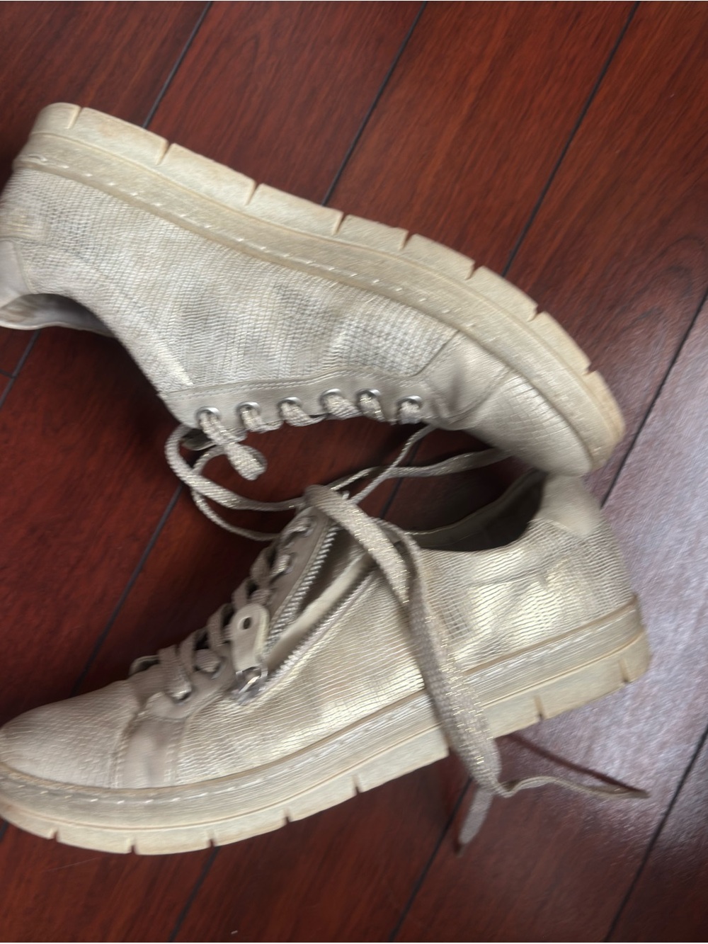 Remonte Light Beige Gold Textured Lace-Up Sneakers with Side Zip